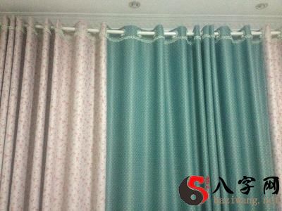 梦见窗帘后面有人